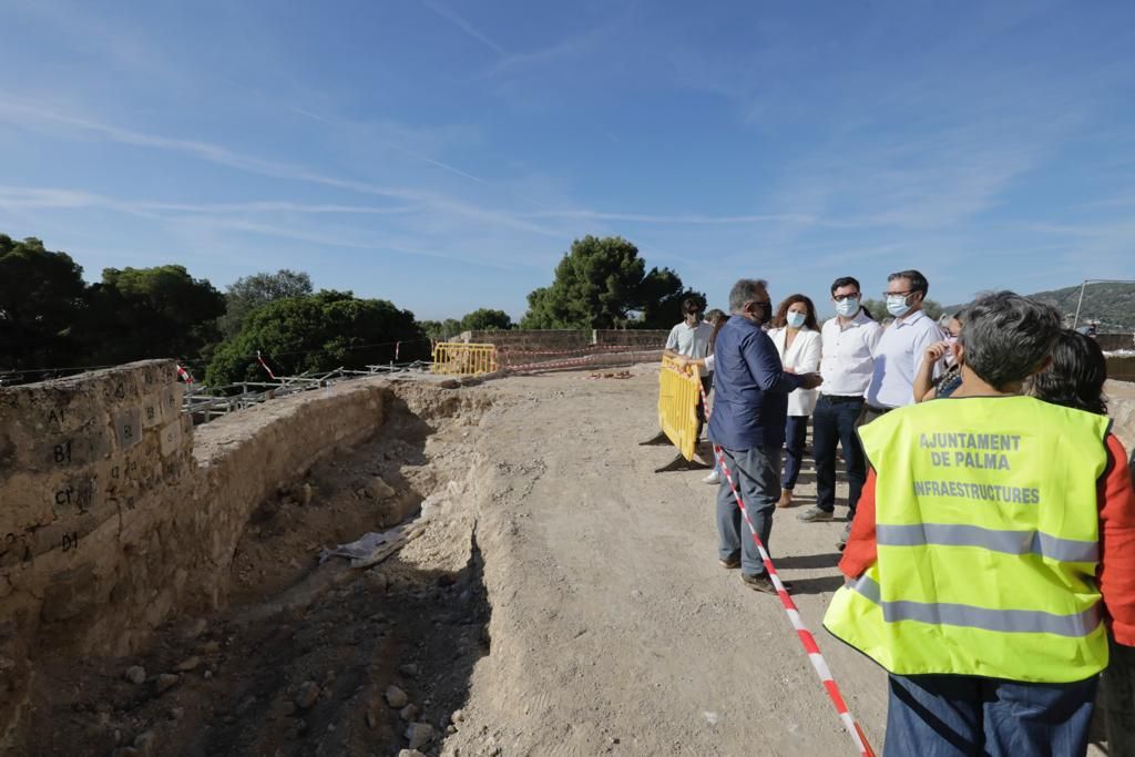 Las obras de rehabilitación en Bellver dejan al descubierto un muro medieval