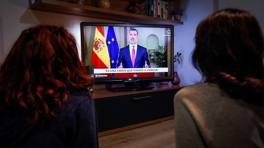 Felipe VI: &quot;Debemos unirnos para superar esta grave situación&quot;