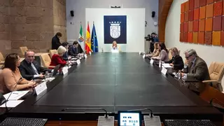 El Consejo de Gobierno da vía libre a la propuesta de Vox para derogar la ley LGTBI