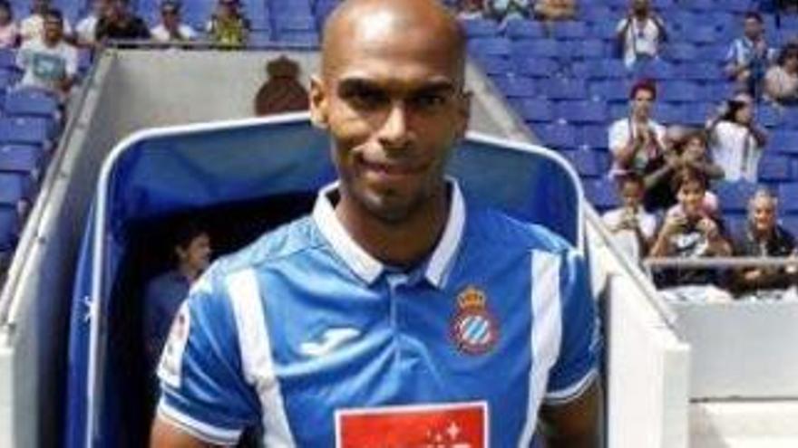 L&#039;Espanyol presenta el defensa Naldo, que es mostra preparat per debutar contra el Sevilla