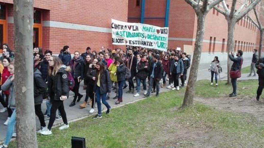 Desenes d&#039;estudiants van demanar la dimissió del rector de la Universidad Rey Juan Carlos.