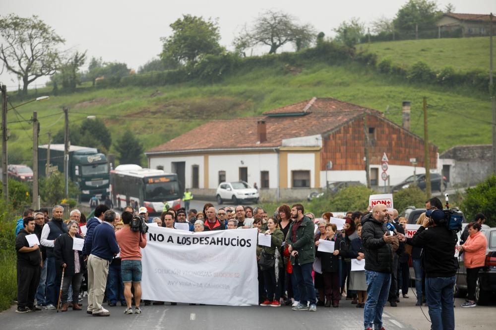 Protesta por los desahucios en La Camocha