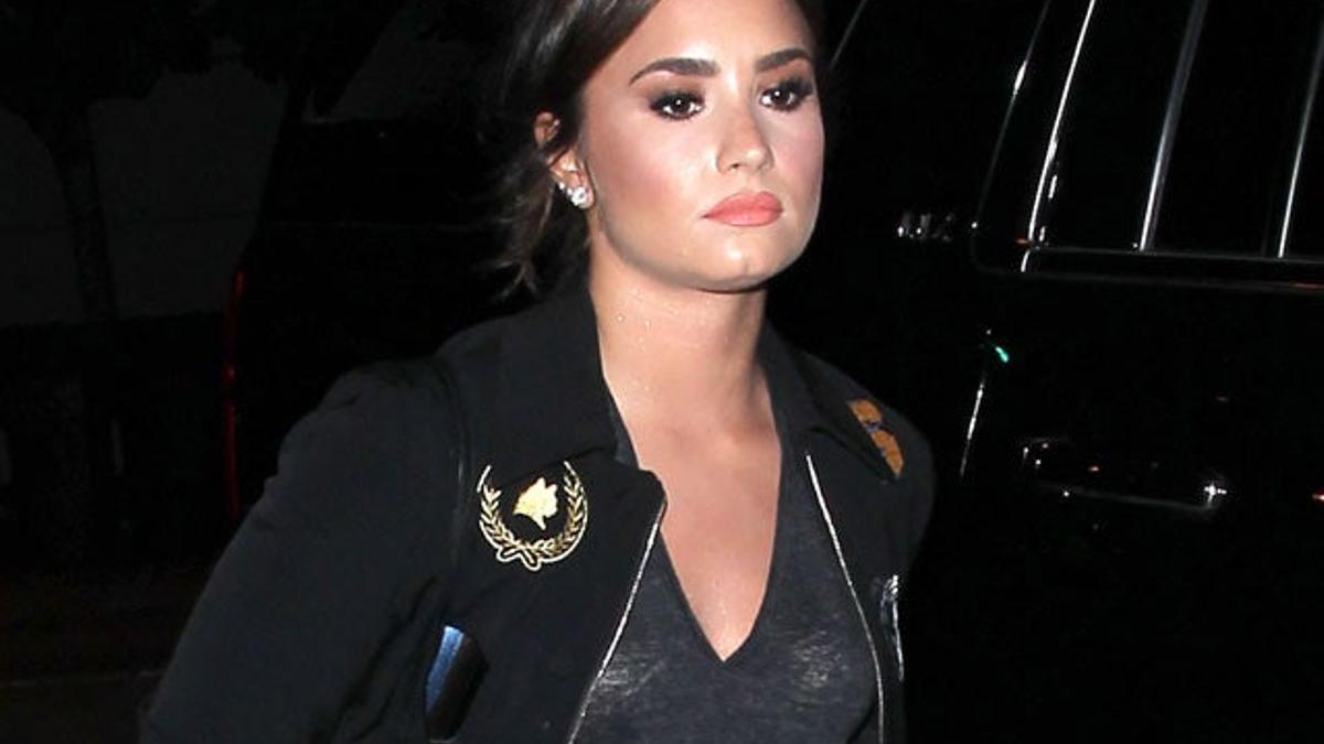 Demi Lovato critica a un fan por un regalo
