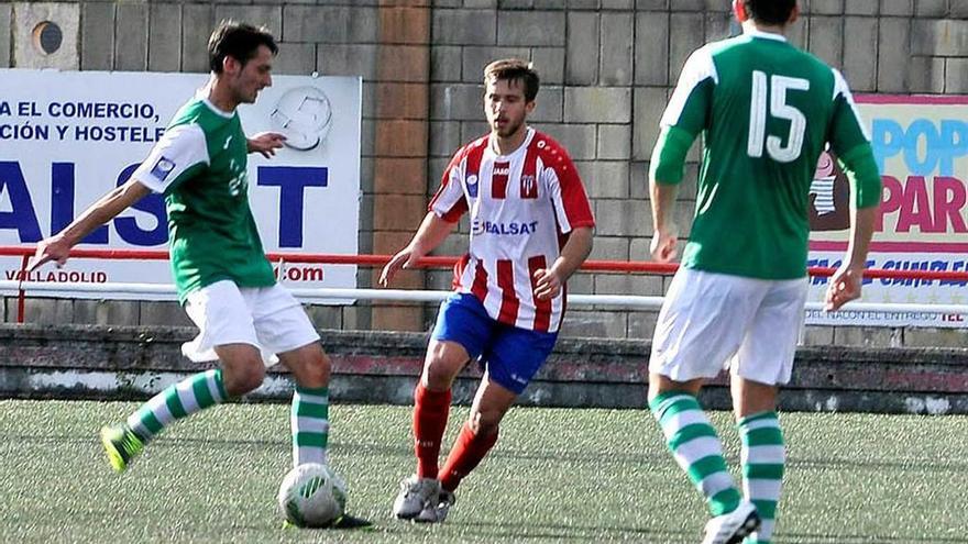 Una acción del encuentro L&#039;Entregu-Llanes disputado ayer en el Nuevo Nalón.