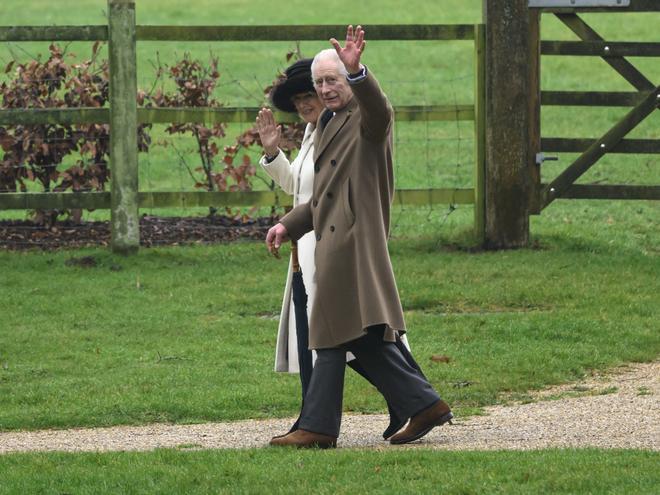 El rey Carlos III y la reina Camilla en Sandringham