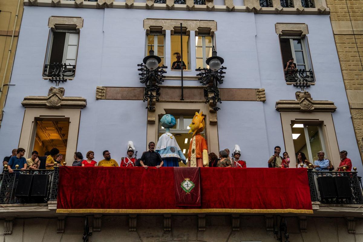 Las colles de Gràcia no han llegado a un acuerdo antes del pregón de la Fiesta Mayor, con lo que los actos de cultura popular quedarían desconvocados en los próximos días.