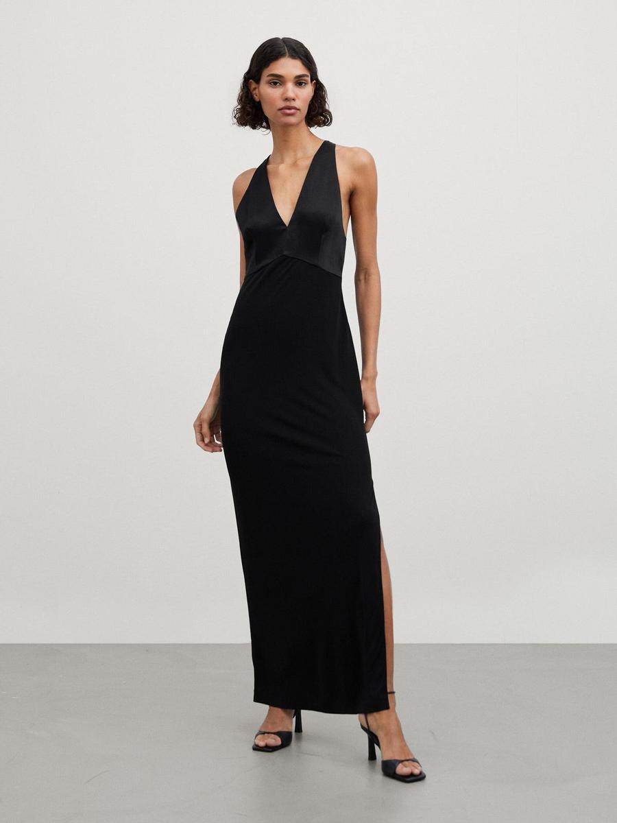 Vestido negro cuello halter de Massimo Dutti