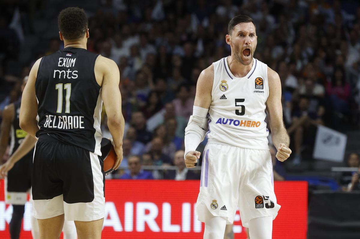 Rudy Fernández, jugador del Real Madrid de baloncesto, celebra una canasta en el WiZink.