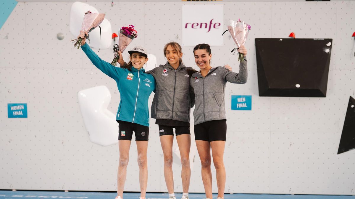 Las ganadoras de la final femenina celebrando la victoria en la IFSC Climbing World Cup Comunidad de Madrid 2025.