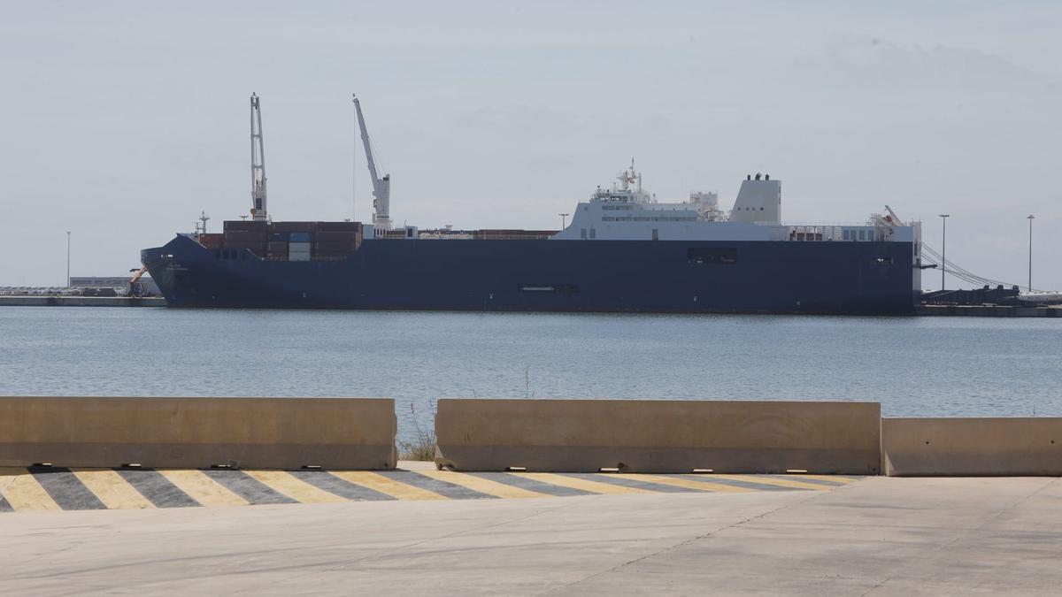 Barco saudí atracado hoy en Sagunt
