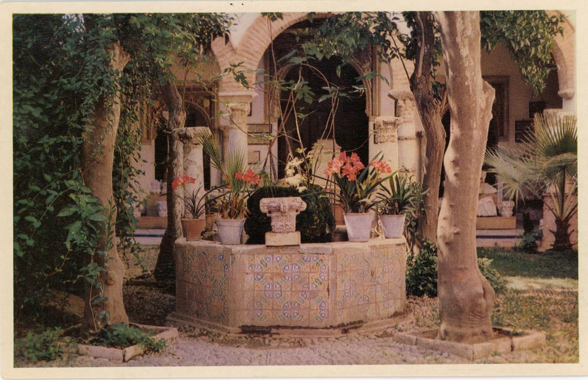 Imagen del Museo Arqueológico en torno a 1955 en su sede de la Casa Mudéjar, hoy Casa Árabe