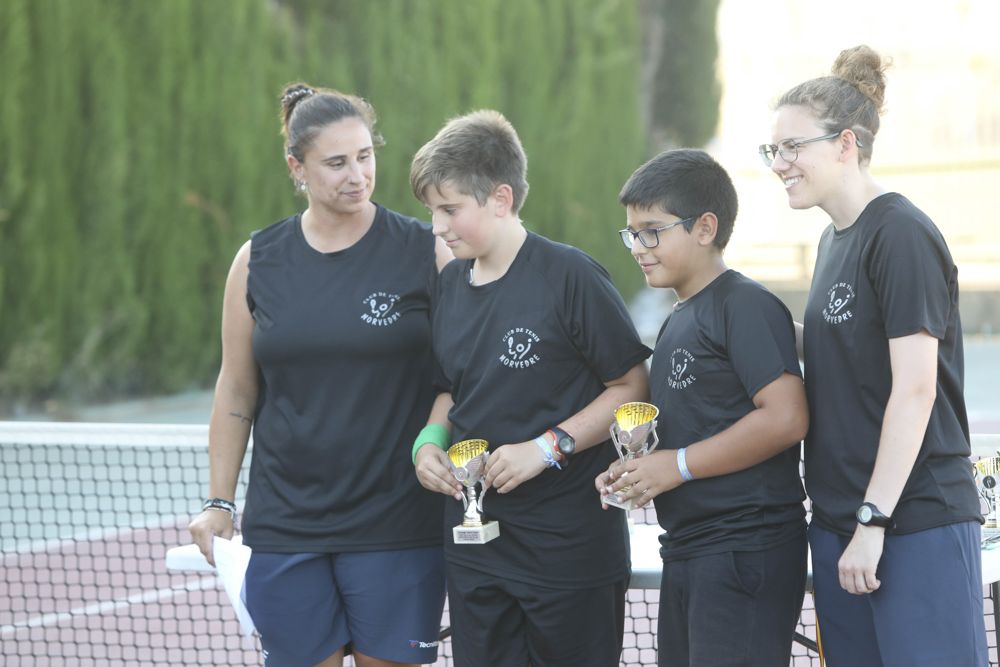 Entrega de trofeos en el fin de temporada del CT Morvedre.