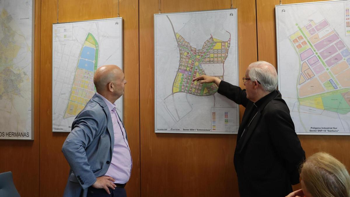 La Archidiócesis de Sevilla y el Ayuntamiento de Dos Hermanas firman la cesión de una parcela.