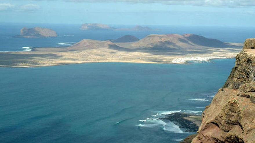Oceana encuentra dos montañas submarinas al norte de Canarias