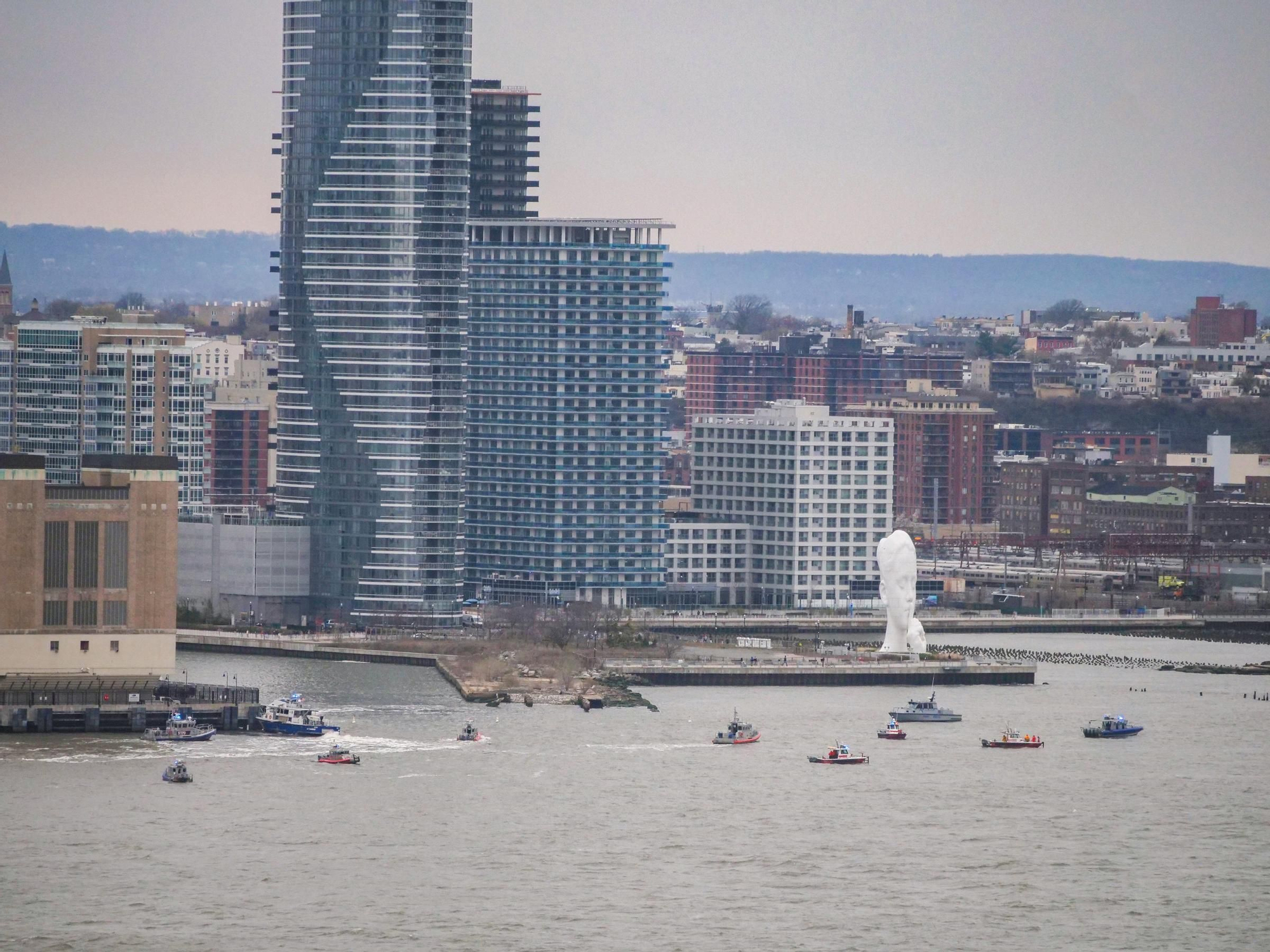 Accidente de helicóptero sobre el río Hudson de Nueva York