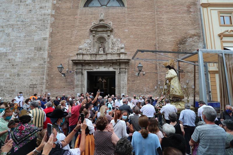 La Virgen vuelve a procesionar con público