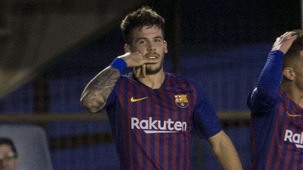 Carles Pérez celebró a lo grande su gol