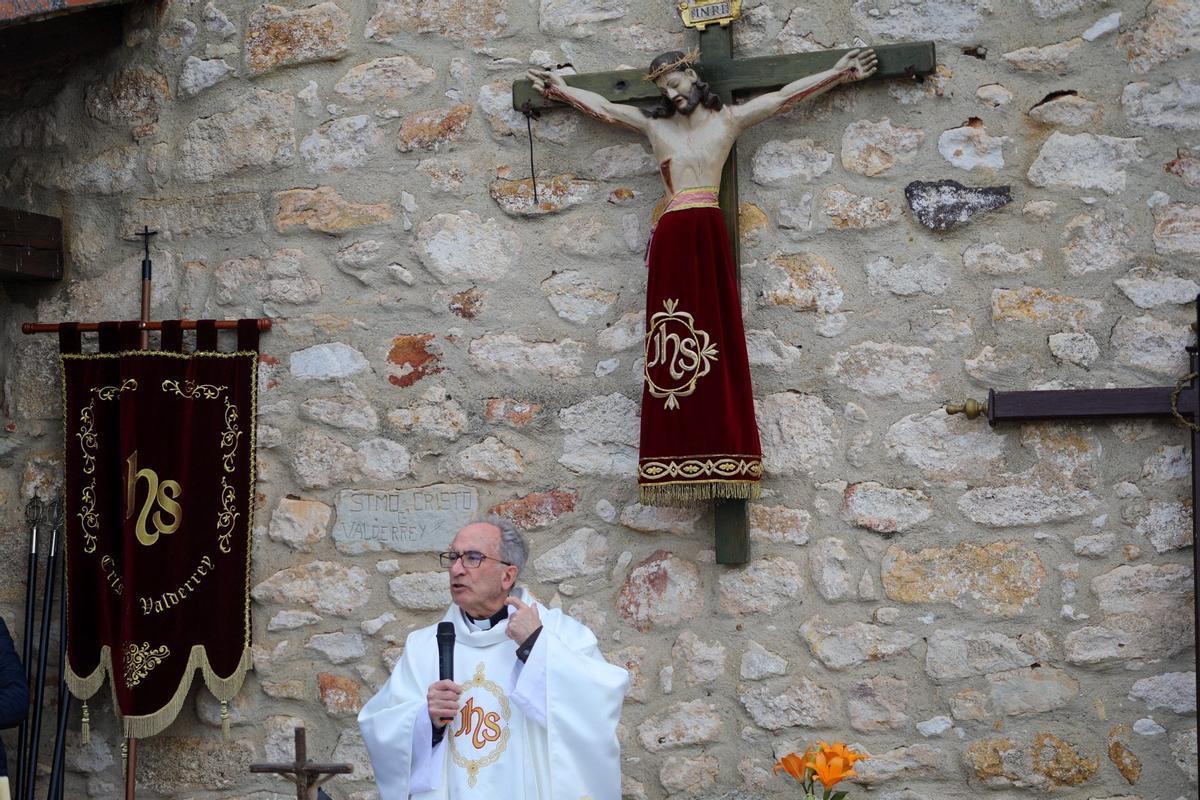 GALERÍA | Los zamoranos llenan la pradera de Valderrey en la romería del Cristo