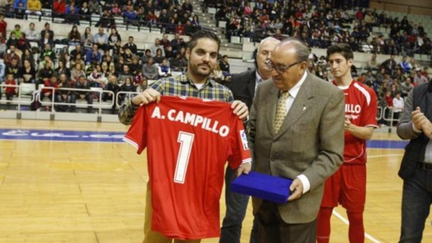 El fútbol sala homenajea a Campillo