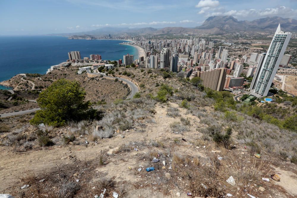 Basura y pintadas en Benidorm