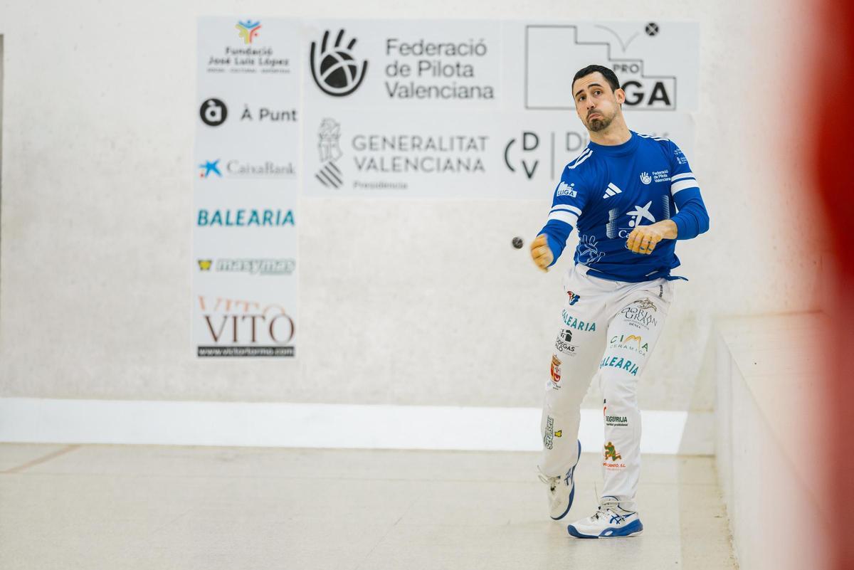 Giner se la juga hui al 'seu' trinquet.