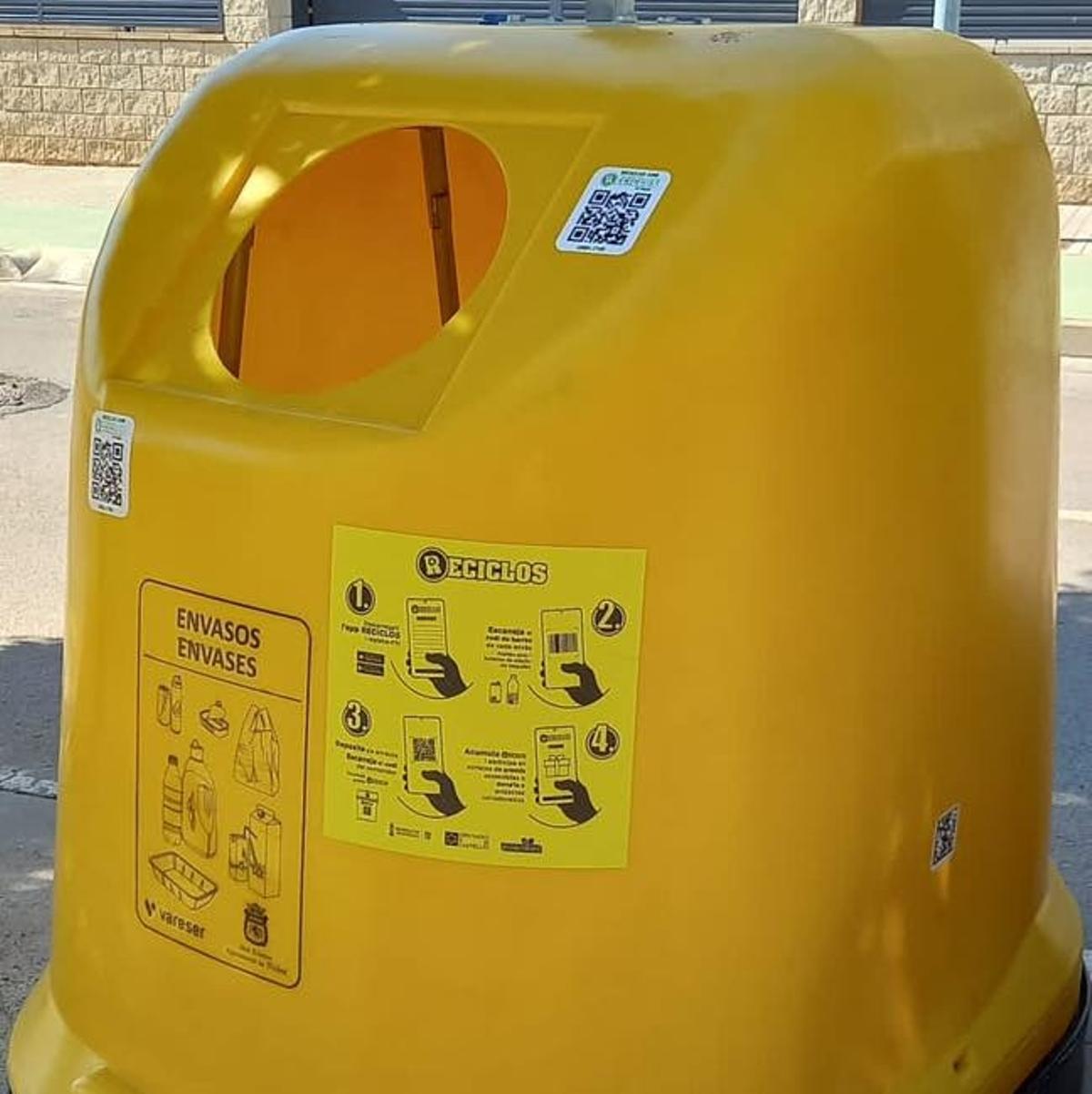 El programa Reciclos premia la responsabilidad medioambiental de los usuarios a través de un Sistema de Devolución y Recompensa (SDR).