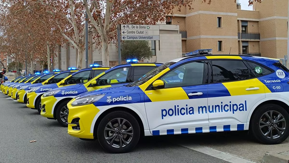 Dos detenidos y tres policás heridos en una pelea por un apacamiento okupado en Terrassa