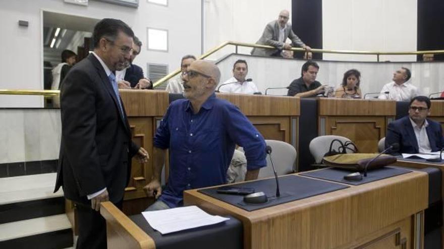 El presidente del Consorcio, Manuel Pineda, junto al responsable de Calidad Ambiental, J. Álvaro.