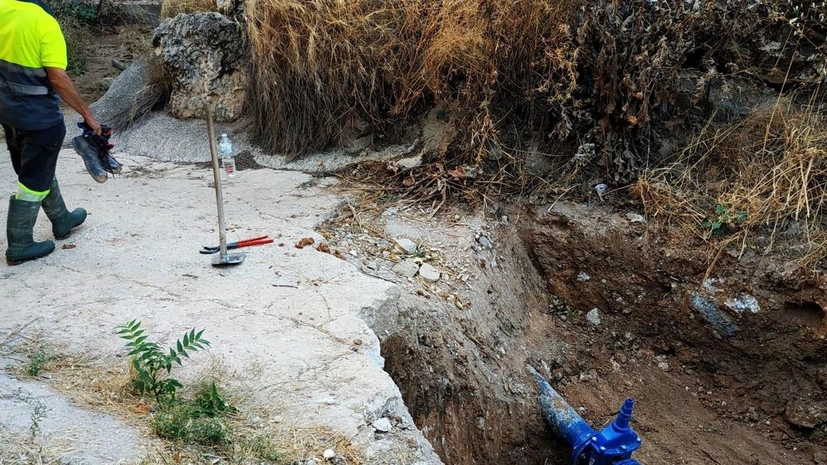 Trabajos de reparación de la avería de Lucena.