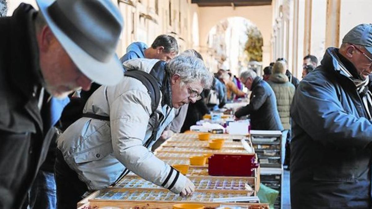 Ambiente en Merca Hobby, en la plaza de Masadas, en Sant Andreu, ayer.