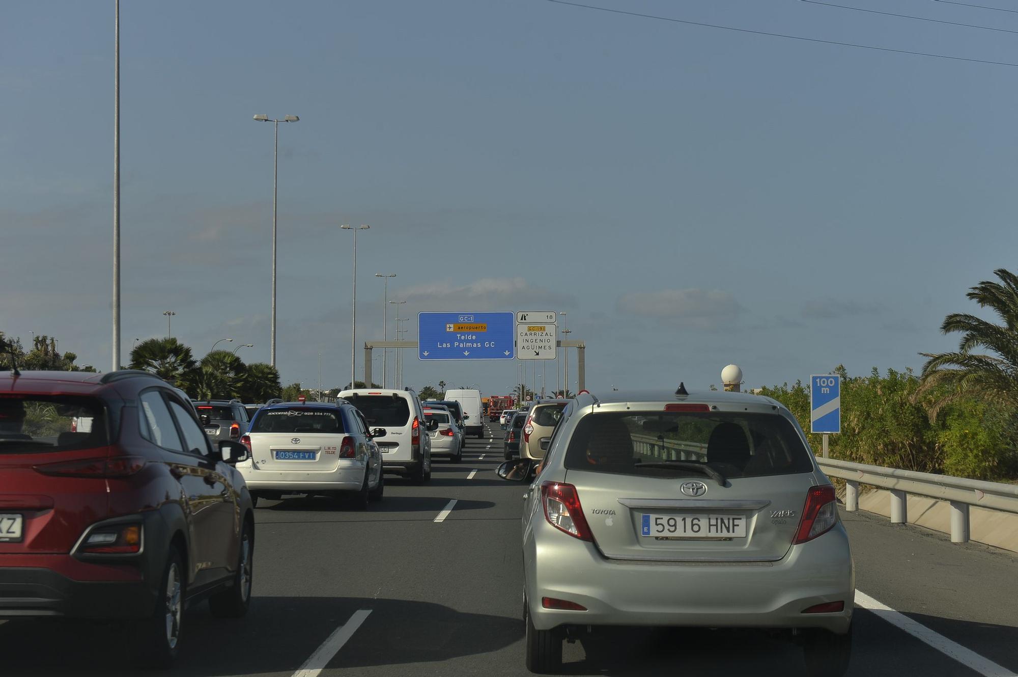 Derrumbe de un muro en la autopista