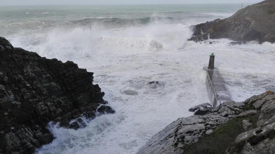 Oleaje en el Occidente asturiano