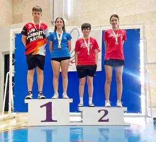 El Bádminton Xàtiva se cuelga siete medallas en el torneo de Enguera