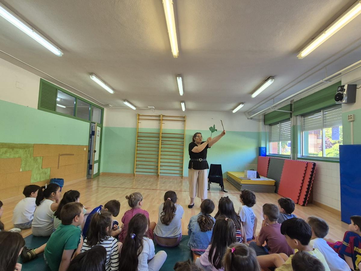 EN IMÁGENES: El alumnado del colegio El Vallín de Piedras Blancas viaja por trece países con el instituto La Magdalena de Avilés EN IMÁGENES: El alumnado del colegio El Vallín de Piedras Blancas viaja por trece países con el instituto La Magdalena de Avilés