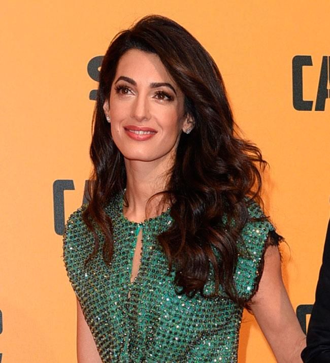 Amal Clooney en el estreno de 'Catch-22' en Roma