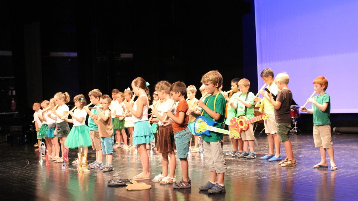 Alumnos de la Escuela de Música de Santa Eulària.