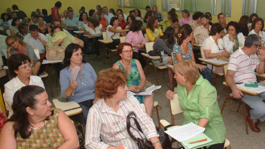 Opositores al cuerpo en el examen para maestro de Infantil.