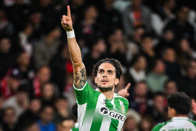 El Betis regresa a la Champions por la puerta grande y remontando al Lille (2-3)