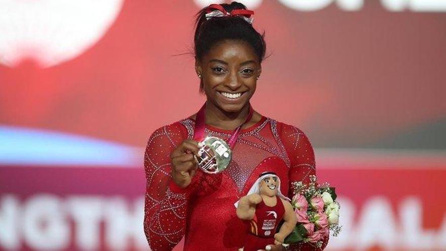 Simone Biles engrandece su reinado con un récord de 25 medallas