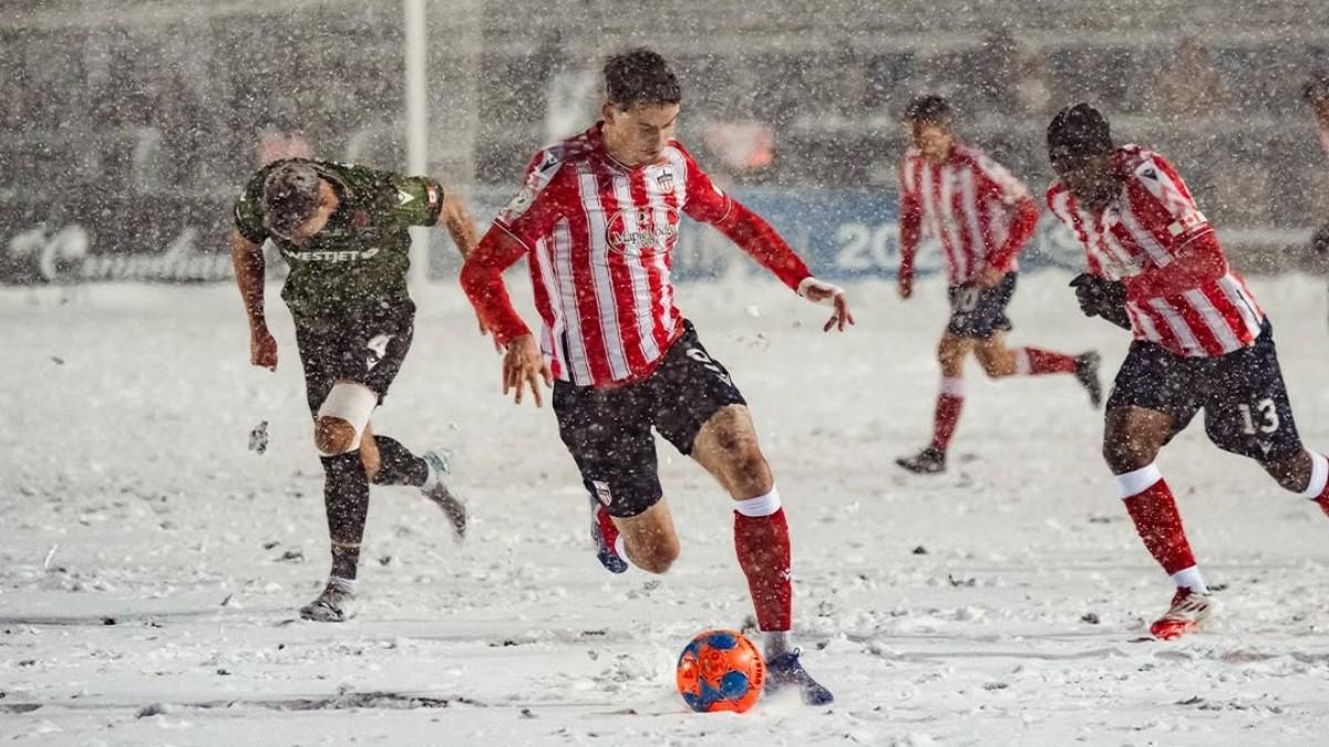 El Atlético Ottawa, ante el Cavalry FC en la CPL