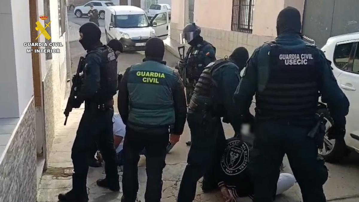 Arresto de dos personas en Peñarroya-Pueblonuevo, acusadas de un robo violento en Alcaracejos.