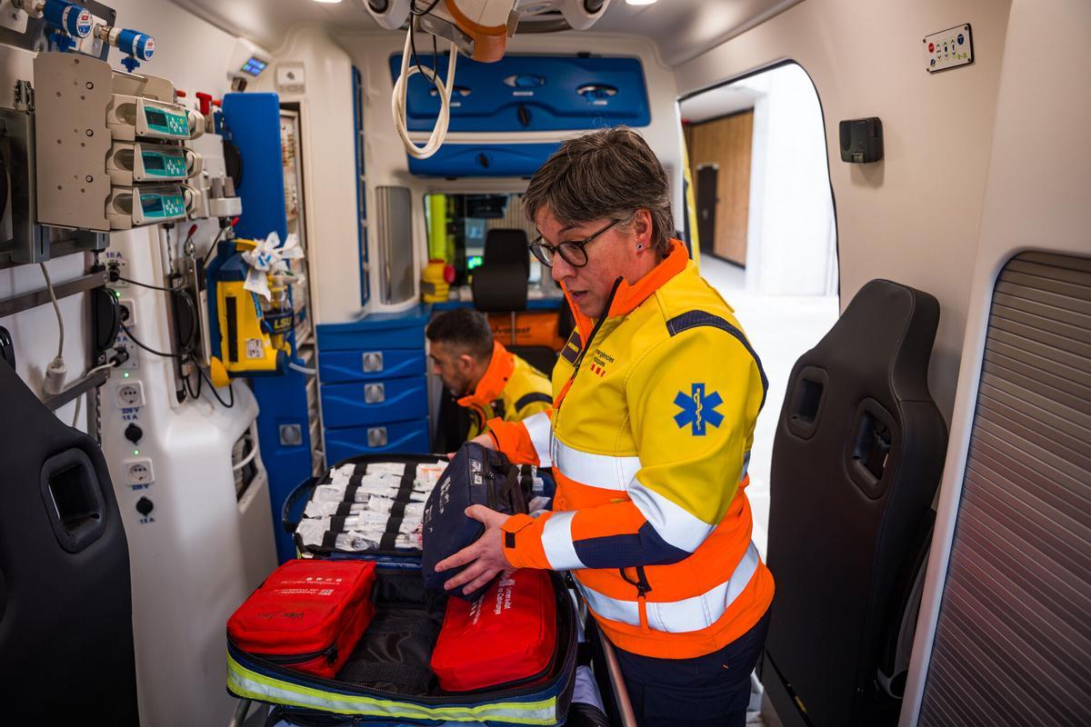 L'Hospitalet de Llobregat. 18/02/2026. Barcelona. El presidente Salvador Illa, junto a Olga Pané y Núria Parlon, inaugura la nueva sede del Sistema d'Emergències Mèdiques (SEM). AUTOR: Marc Asensio
