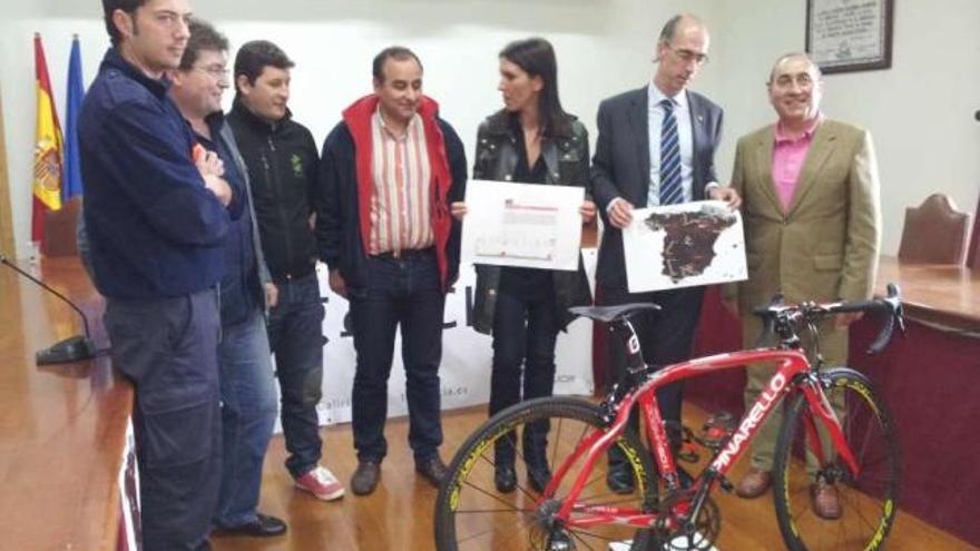 Presentación de los actos previos a la etapa de la Vuelta que culminará en Baiona. // N.P.