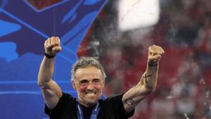 "A París estemamb la flor"