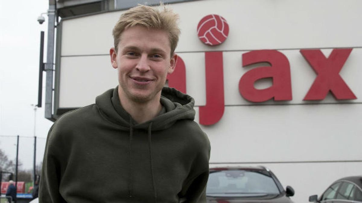 El club de la mitja nit afirma que De Jong fichará por el Barça