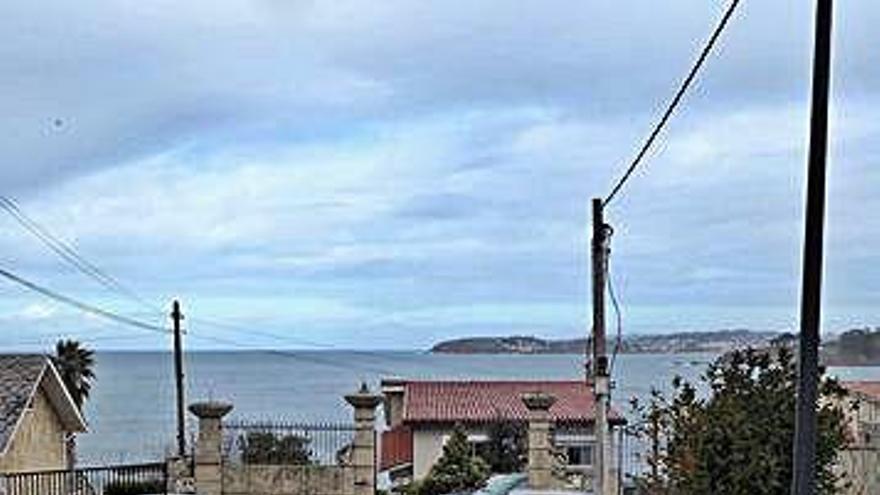 Chalés expropiados por el Concello en Bastiagueiriño.