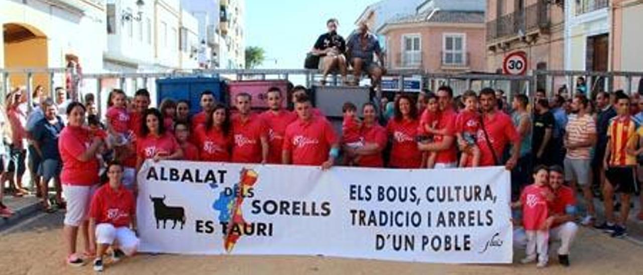 En Albalat dels Sorells, la ACT La Que Faltava celebró su décimo aniversario con un cartel torista.