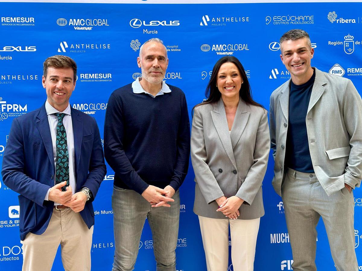 Álex Corretja y Juanjo López, antes de la conferencia con el director general de Deportes, Fran Sánchez, y la consejera Carmen Conesa