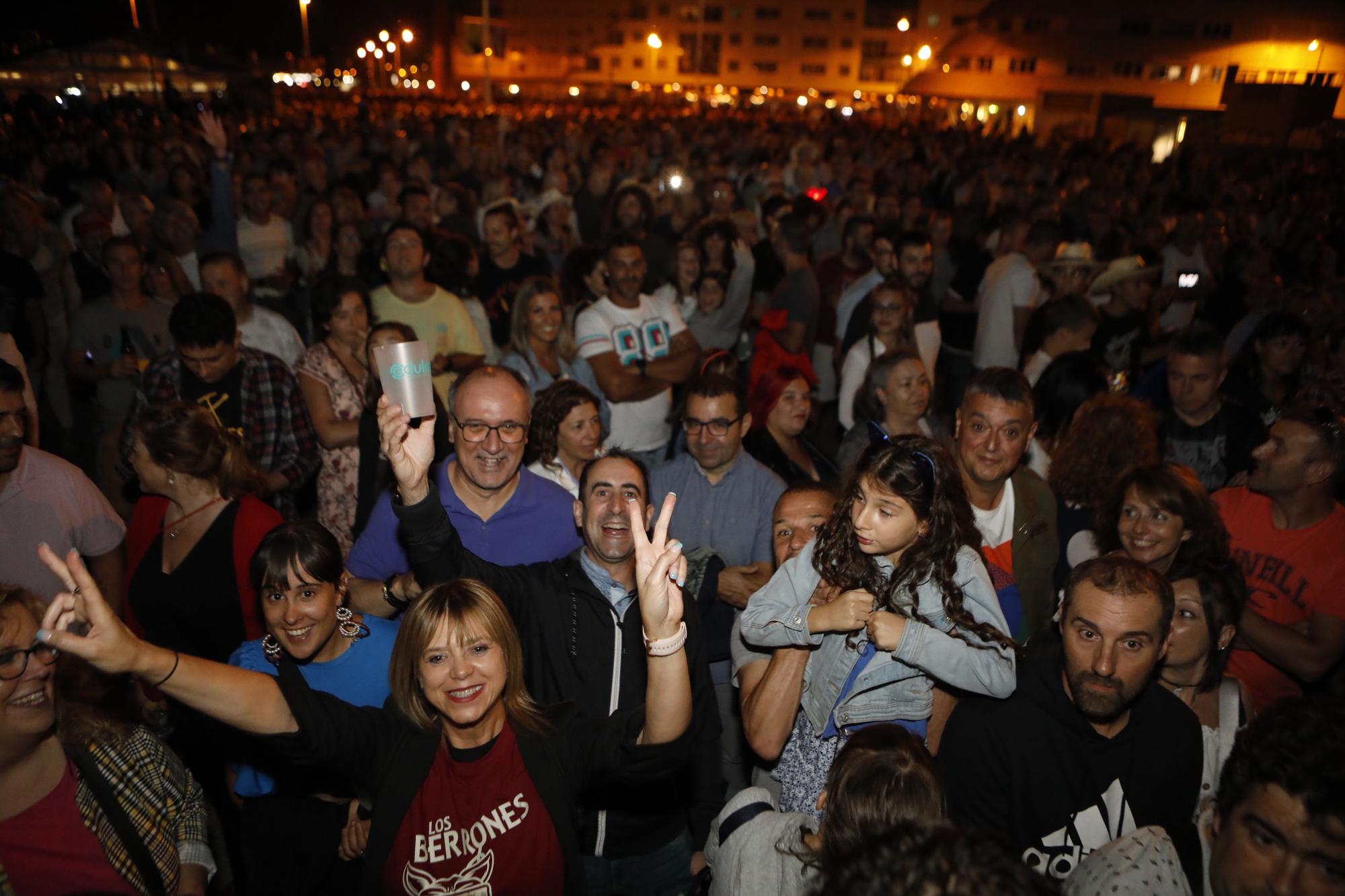 En imágenes: Concierto de "Los Berrones" en la playa de Poniente