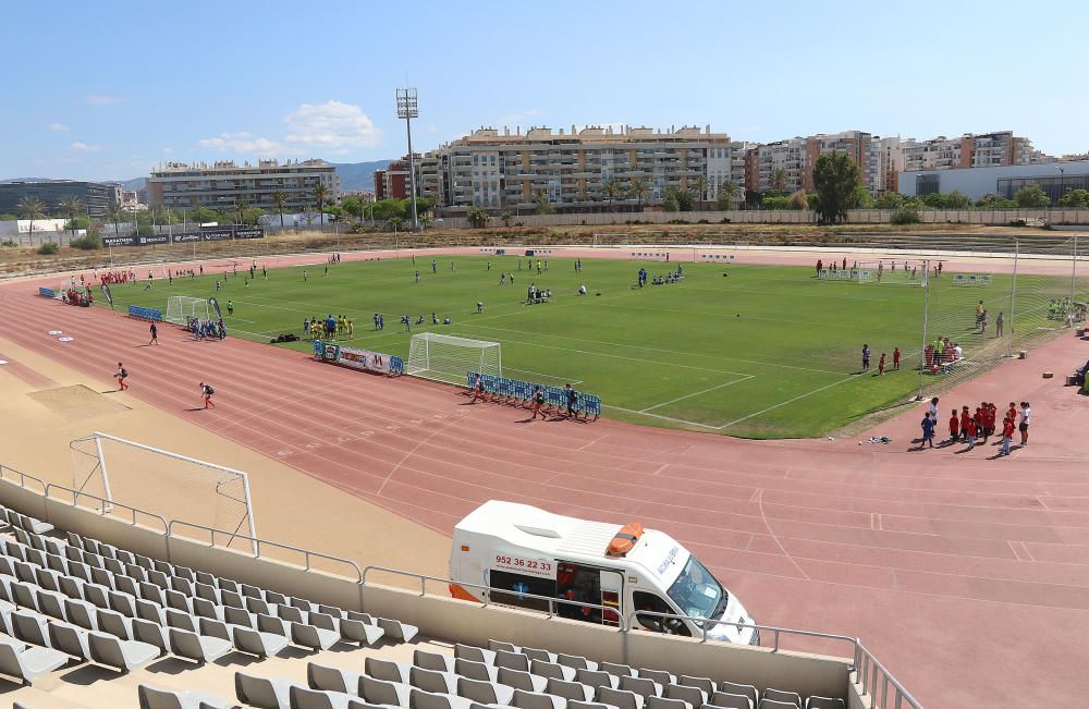 Búscate en las fotos de la VI Fiesta del Deporte de Málaga